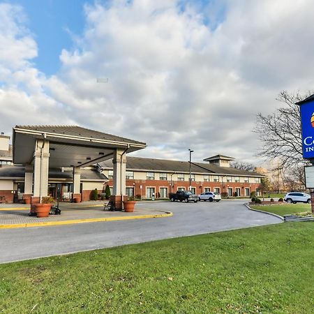 Comfort Inn & Suites Ambassador Bridge Windsor Dış mekan fotoğraf