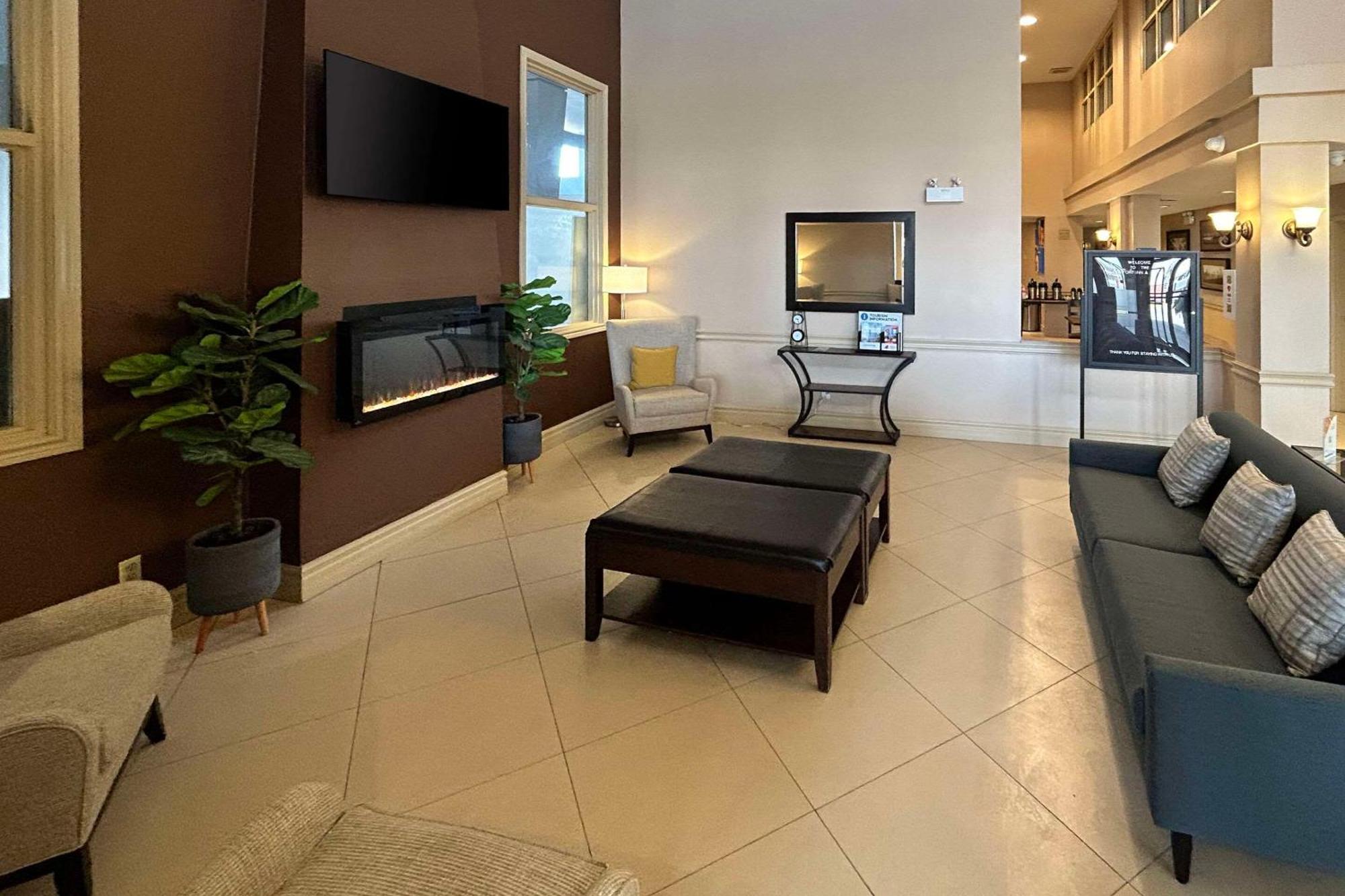 Comfort Inn & Suites Ambassador Bridge Windsor Dış mekan fotoğraf