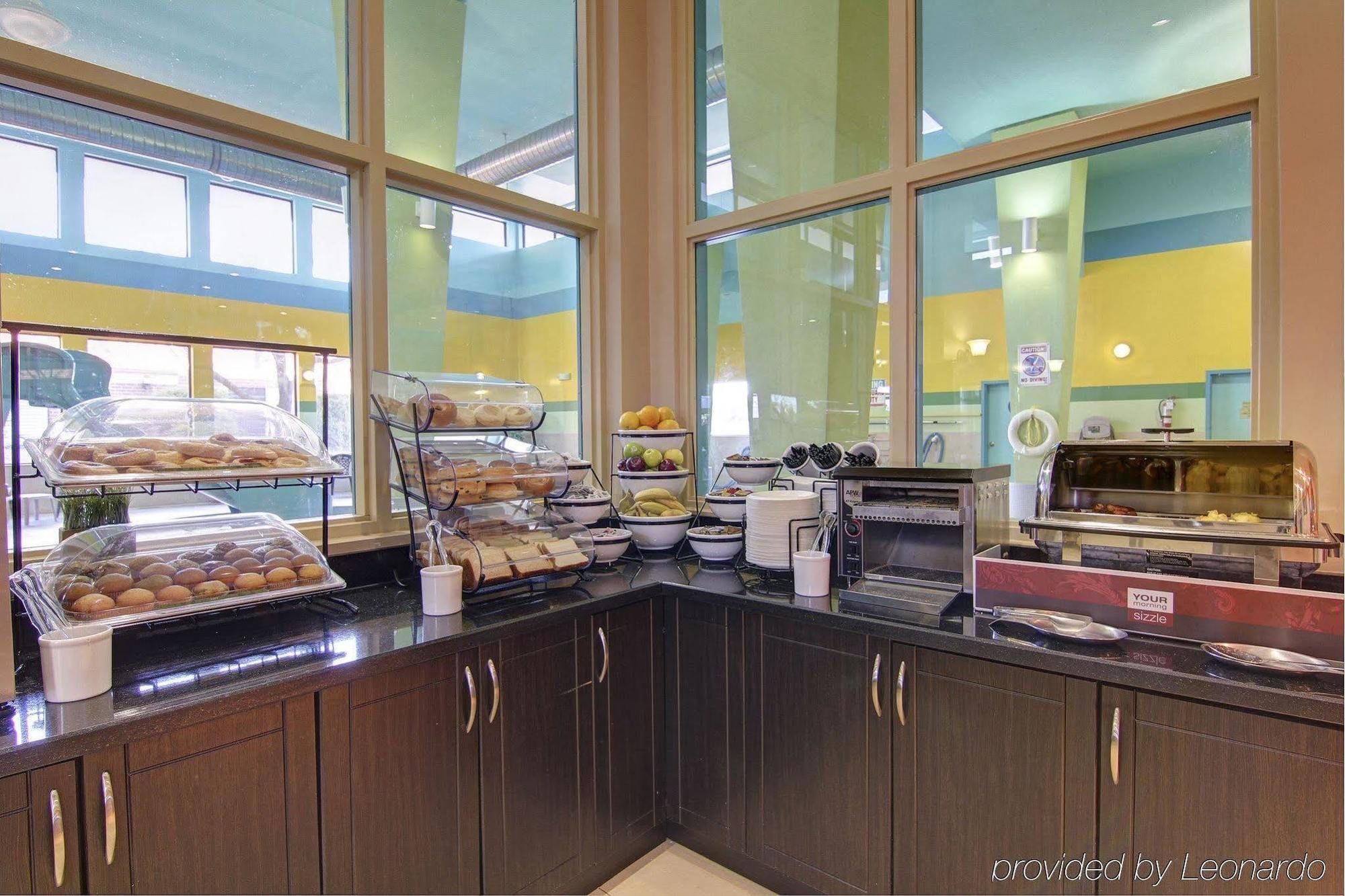 Comfort Inn & Suites Ambassador Bridge Windsor Dış mekan fotoğraf